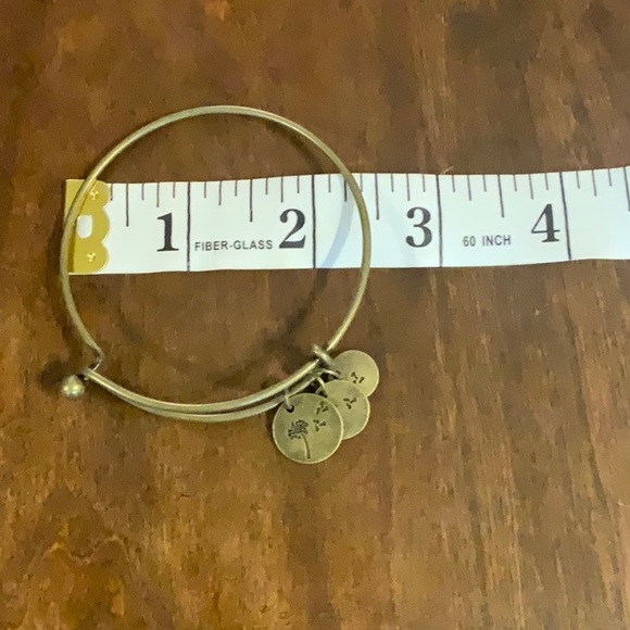 Lot of two bronze tone, bracelets different styles very cute - Picture 3 of 5